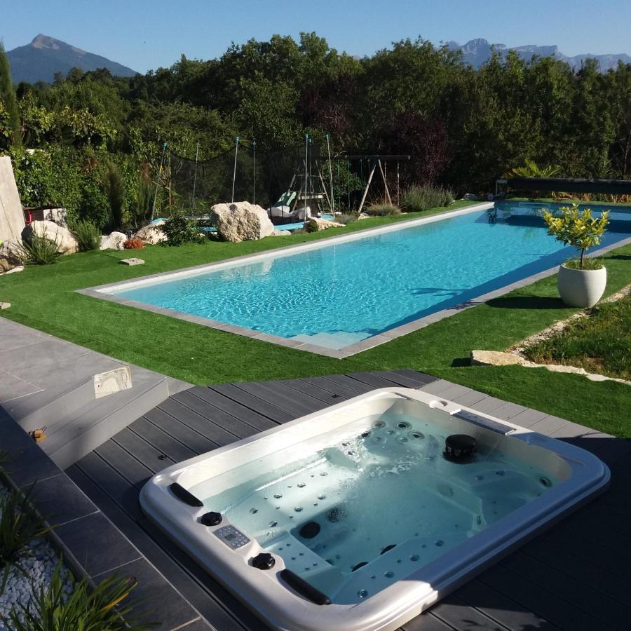 Chambres, Cuisine, Piscine, Spa, Billards, Airhockey, Nature Fillinges エクステリア 写真